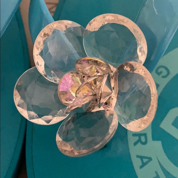 BCBG flip flops - Picture 3 of 5